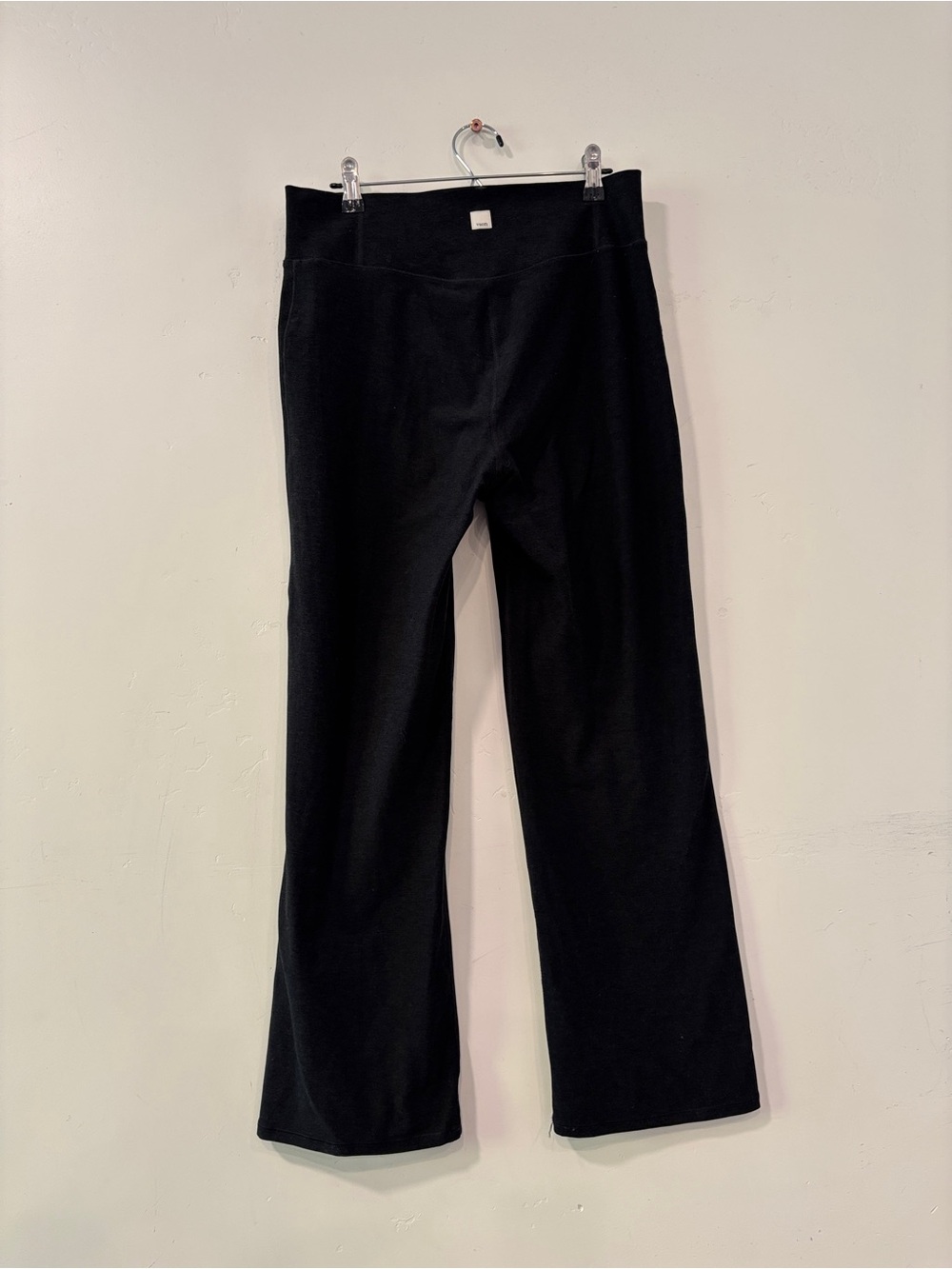 Vuori Elevation Pants Womens Medium Black Mid Rise Slim Boot Cut Ankle VW487